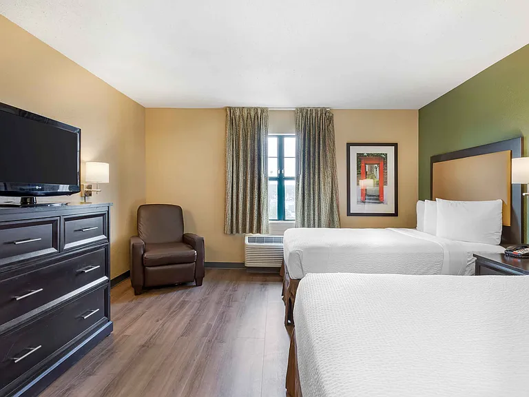 Studio Suite - 2 Full Beds