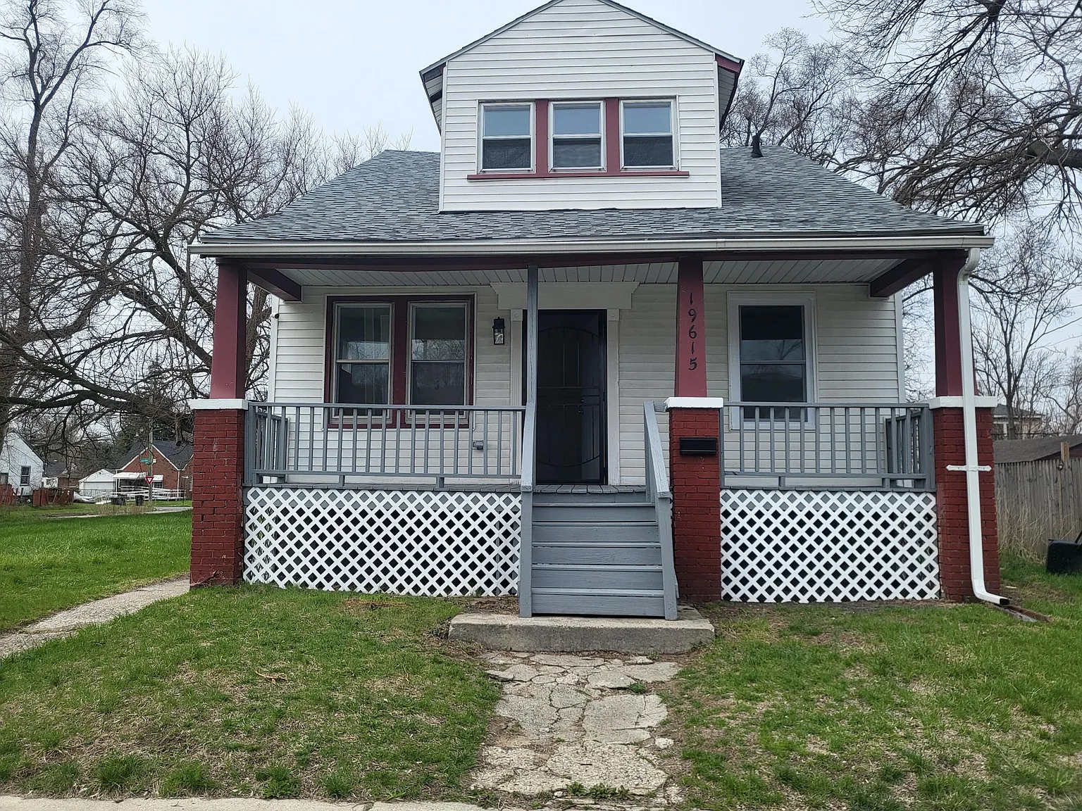 19615 Hasse St photo 1