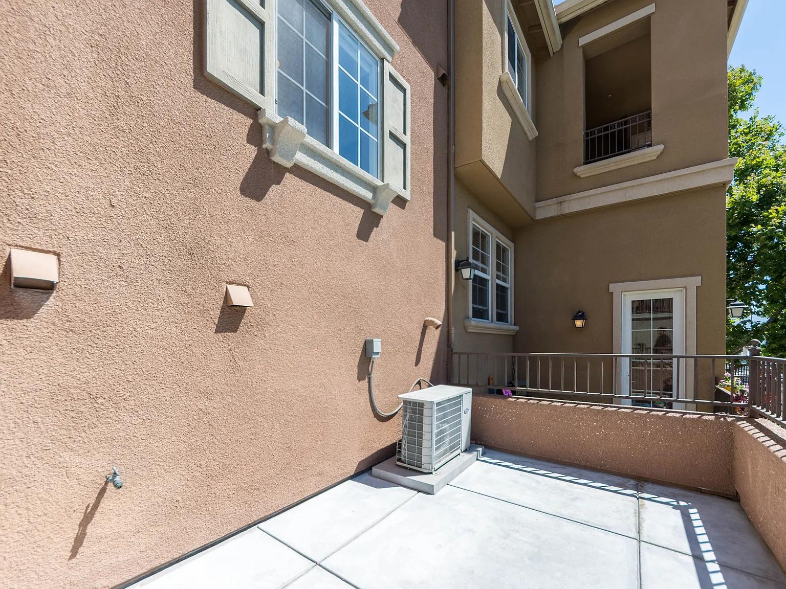 2 bed, 2.5 bath, 1778 sqft, $4,295 — Photo 3