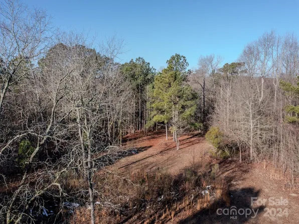 4068 Midway Rd, Maxton, NC 28364