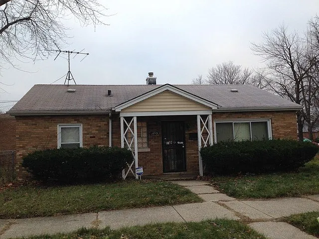 14901 Champlain Ave photo 1