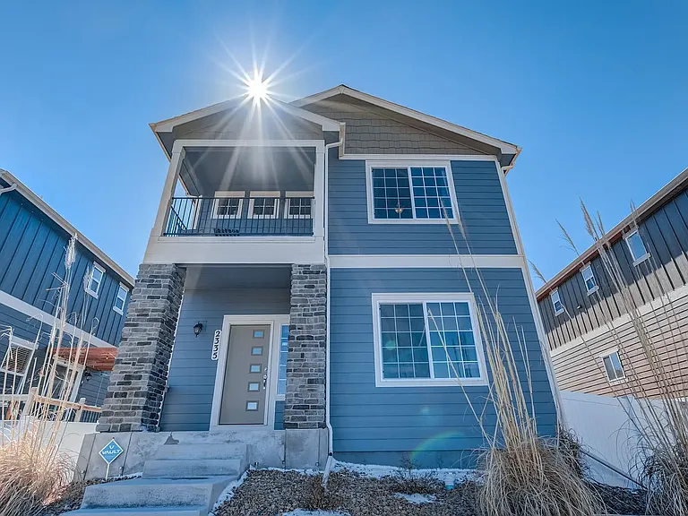2335 Falkirk Dr — Photo 2