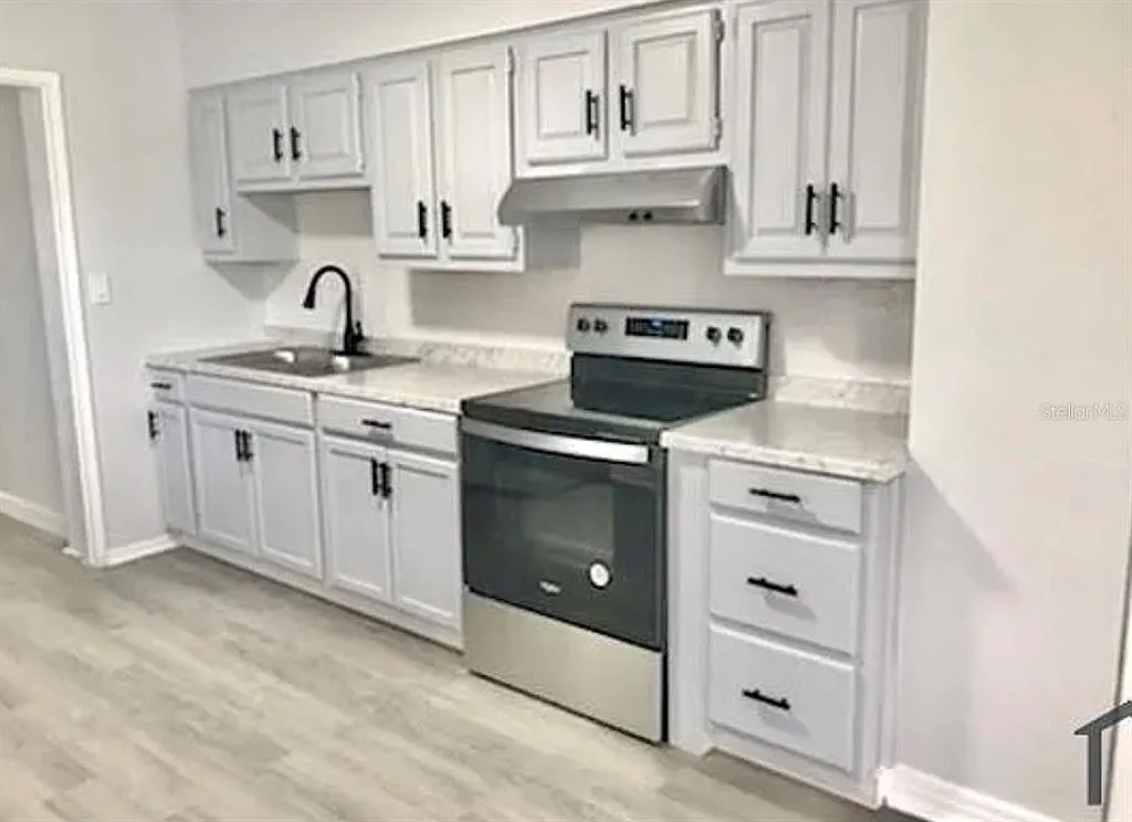 4 bed, 3.0 bath, 1716 sqft, $3,600 — Photo 4