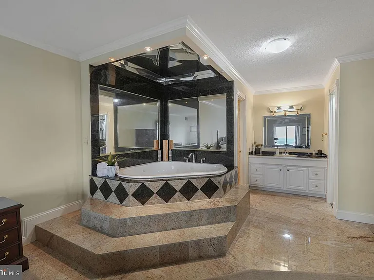 8380 Greensboro Dr #1008 — Photo 12