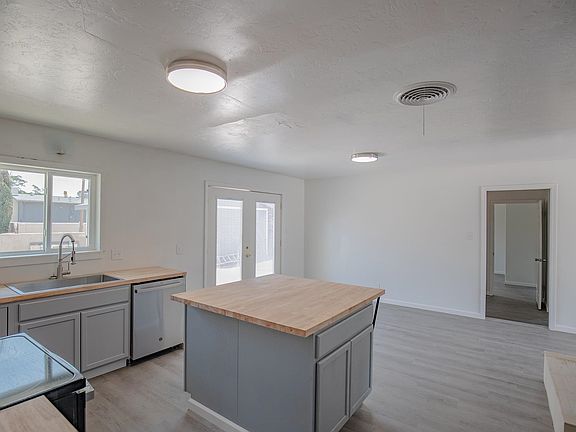 5th image of 1403 Park Ave