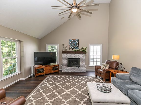 5th image of 20934 Westminster Dr