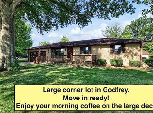 4922 Hill Dr, Godfrey, IL 62035
