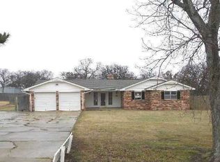 18131 Ridgewood Ave, Choctaw, OK 73020