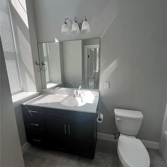 216 Penn St #8 — Photo 5