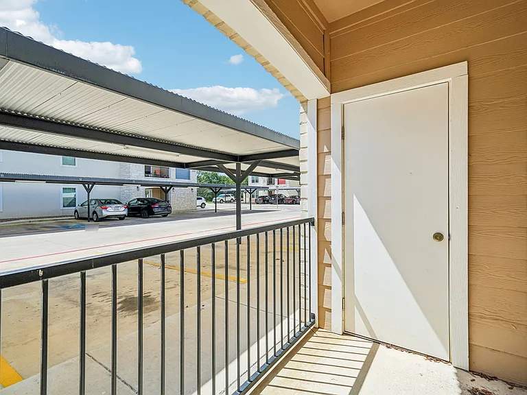 La Marquesa Apartments — Photo 65
