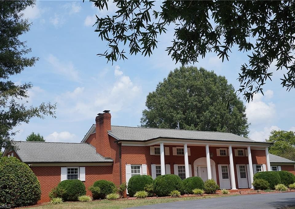 1st image of 219 Southwood Dr