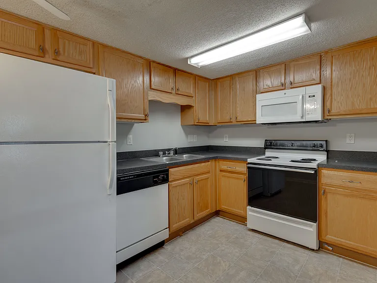 112 Sweetland Dr #1 — Photo 6