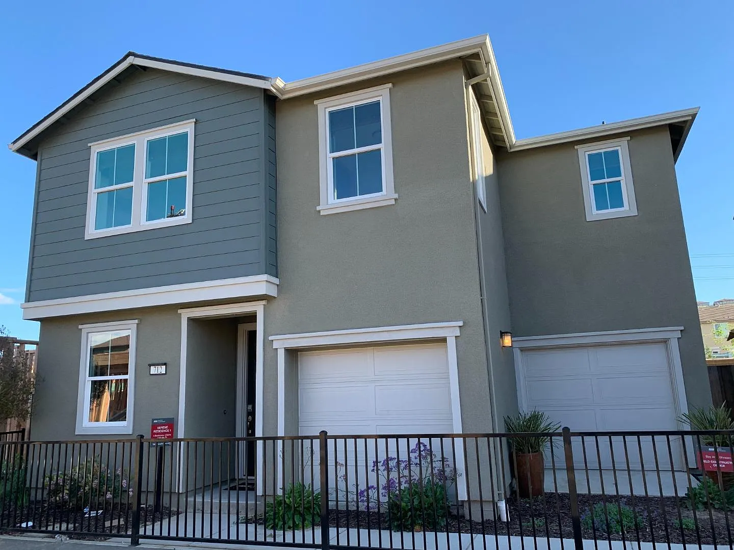 712 Paradise Ln photo 1