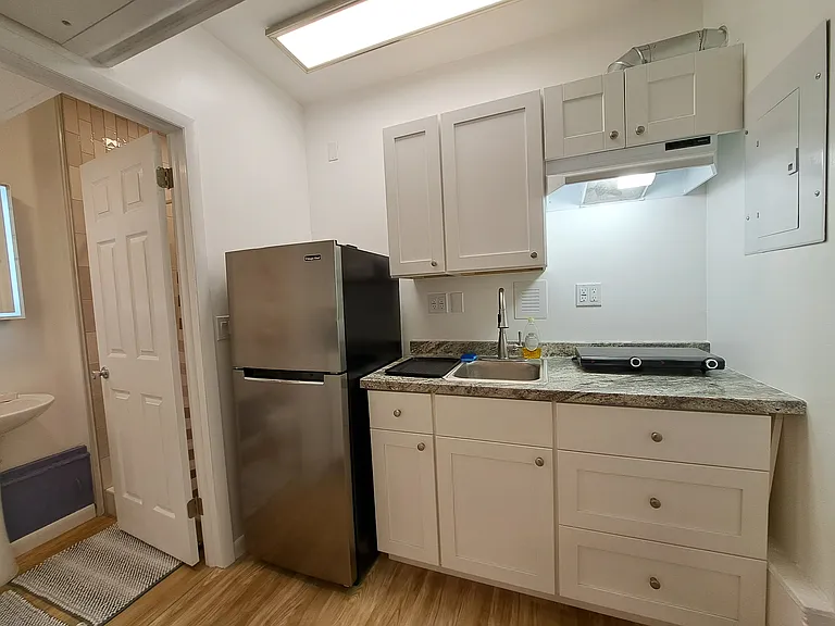 1244 Grove St — Photo 6