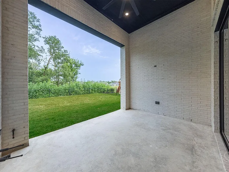 4318 Driftrose Dr — Photo 46