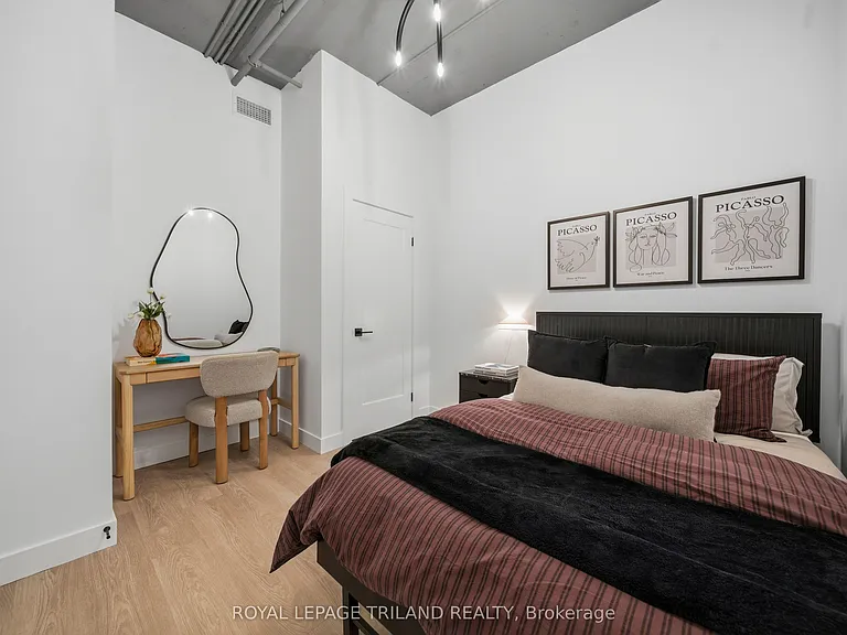 685 Richmond St #209 — Photo 23