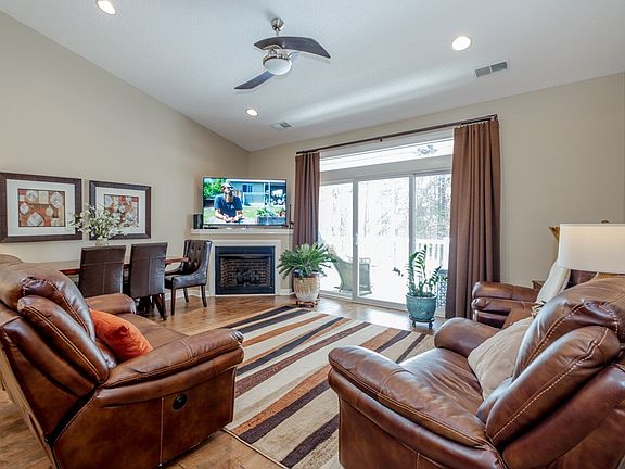 4th image of 164 Sandy Cove Dr Unit 87)