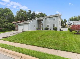 14 Woodshaw Rd, Newark, DE 19711