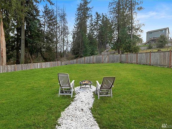4th image of 18809 23rd Avenue Ct E