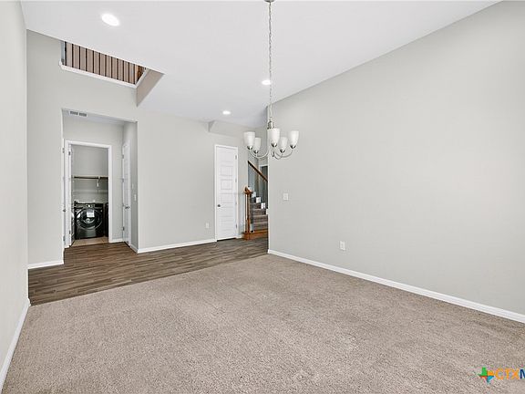 5th image of 810 Clearwell St