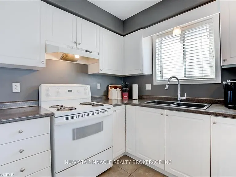 96 Reid Ct — Photo 8