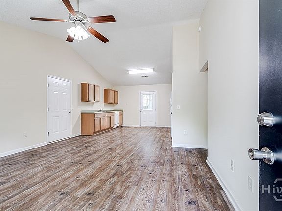 4th image of 109 Pine Thicket Way