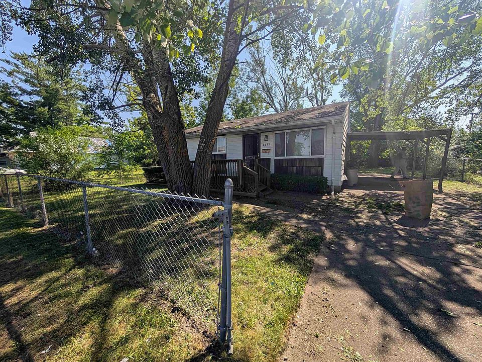 1st image of 3250 Douglass St