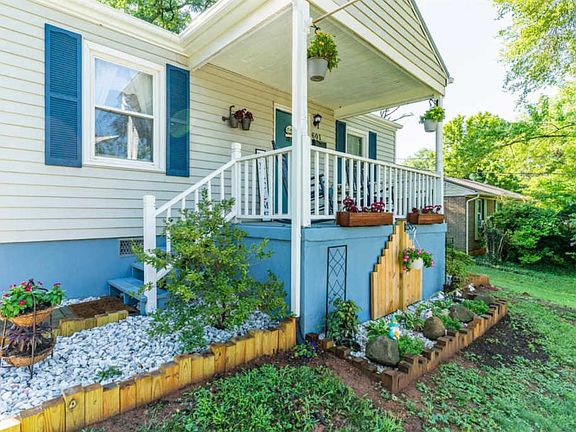 3rd image of 601 Edgar St