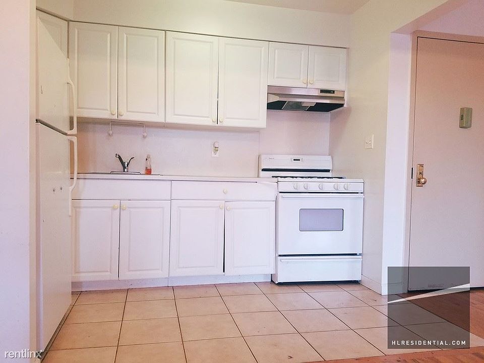 1st image of 3016 33rd St APT 3R