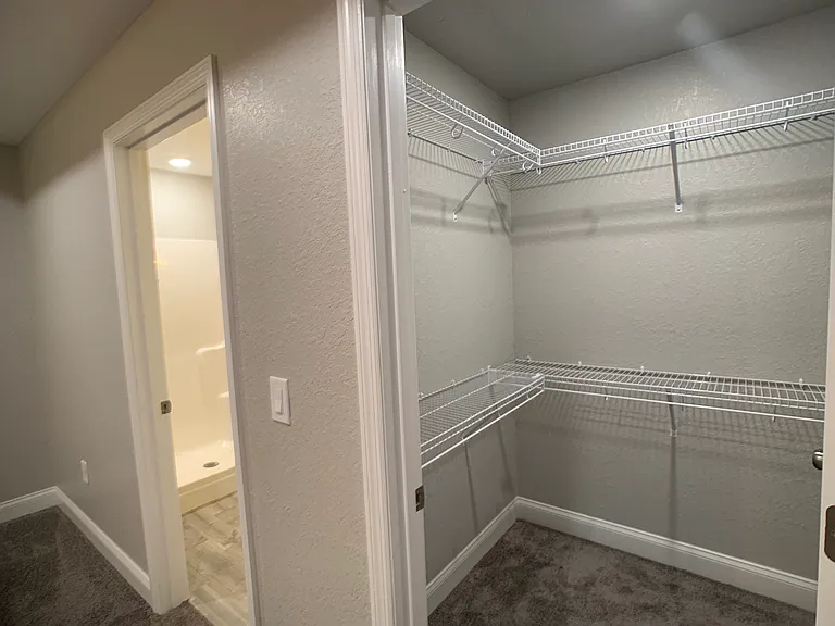 438 Union Dr — Photo 23