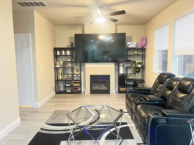 3630 Coastal St — Photo 7