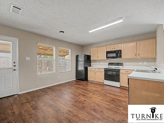 5th image of 5225 Newcastle Ln