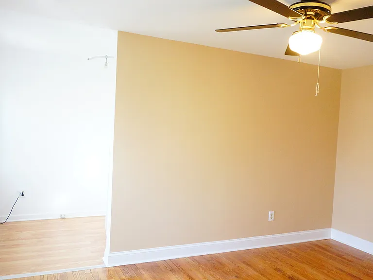 8400 Greenwood Ave — Photo 40
