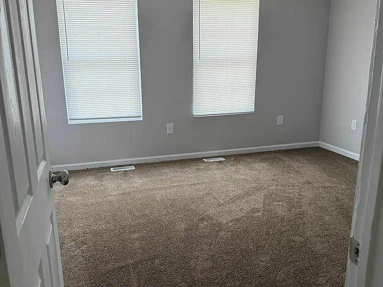32-34 E Madison Ave — Photo 5