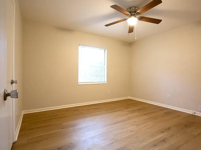 2403 Banyan Dr — Photo 22
