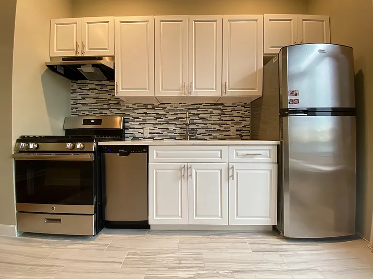 155 Beacon Hill Dr #4 — Photo 4