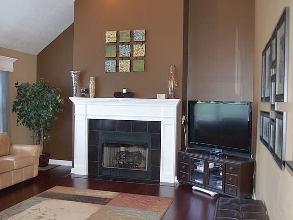 Vaulted Ceiling Family Room 