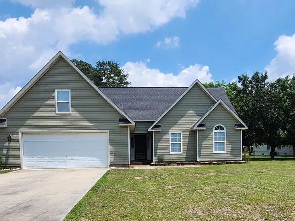 1549 Laurel Oak Dr, Fayetteville, NC 28314