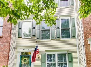 42770 Longworth Ter, Chantilly, VA 20152