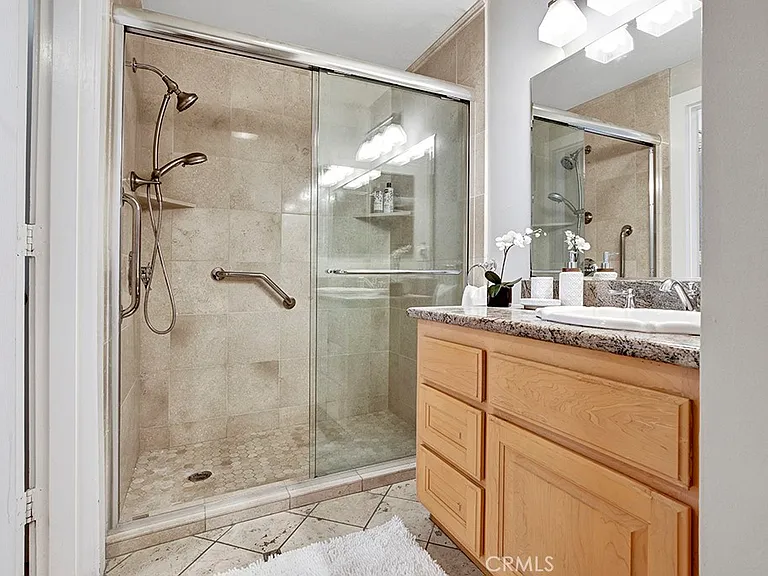 708 Cliff Dr — Photo 22