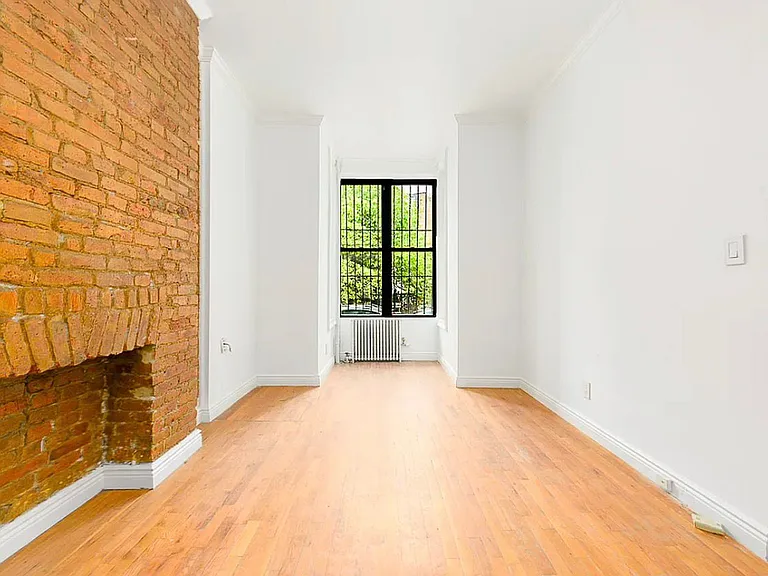 262 Saint James Pl #5B — Photo 1