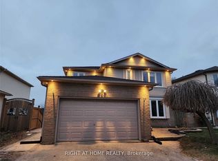 844 Crowells St, Oshawa, ON L1K1X3