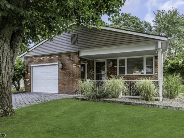 25 Chesterfield Ln, Berkeley Twp., NJ 08757