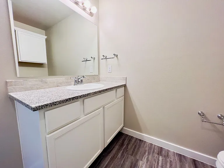 3208 Abbeville Ave — Photo 15
