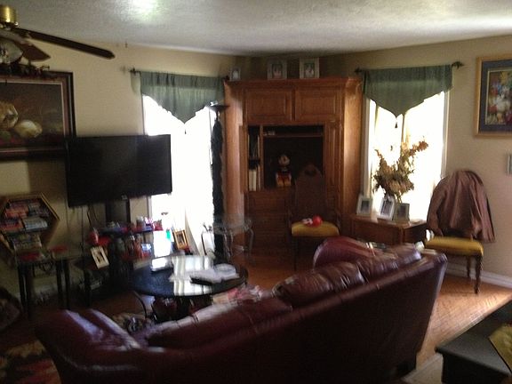 2nd image of 1289 Woodland Trl