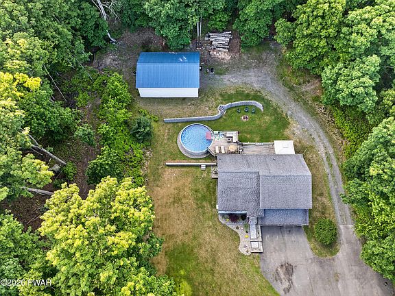 3rd image of 438 Cummins Hill Rd