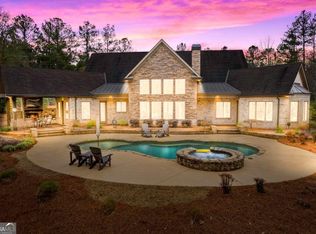 412 Crescent Dr, Forsyth, GA 31029