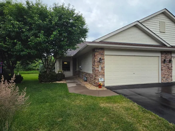 313 Summer Pl E, Maplewood, MN 55117