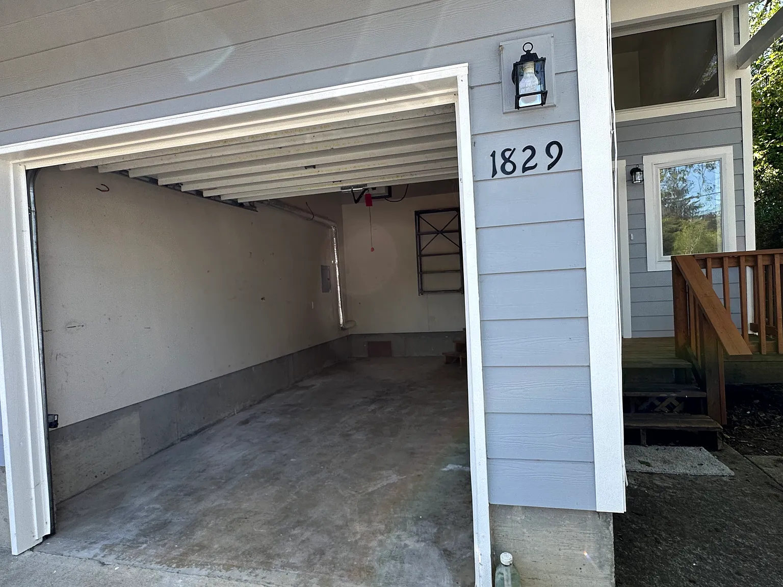 3 bed, 1.5 bath, 858 sqft, $2,495 — Photo 4