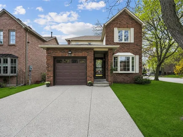 2330 Marine Dr, Oakville, ON L6L 1C3